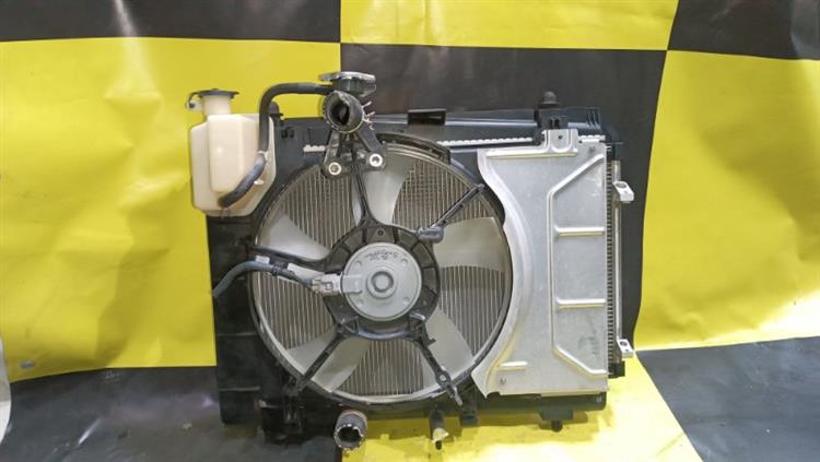 Радиатор основной Тойота Витц в Ирбите 105088